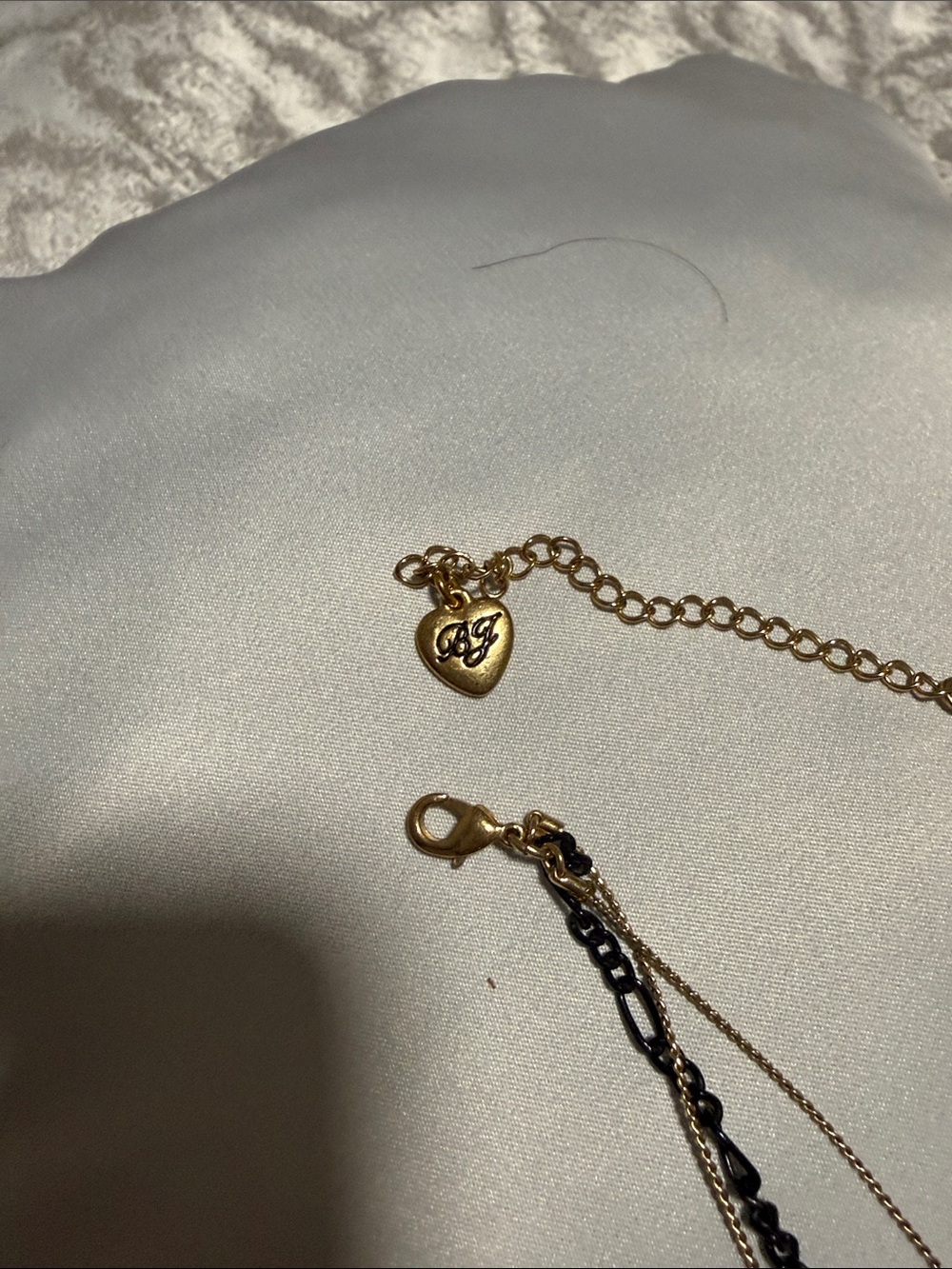 Vintage Betsey Johnson Multi-Strand Statement Necklace - Black Heart - Picture 4 of 9